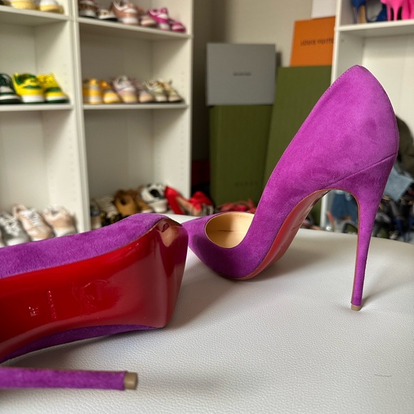 Christian Louboutin - Picture 3 of 4
